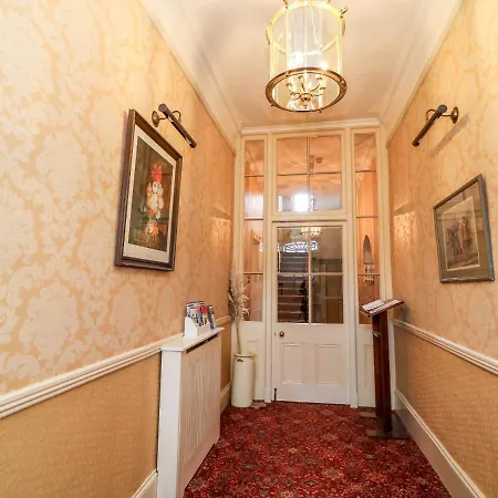 Holiday home Preston House *